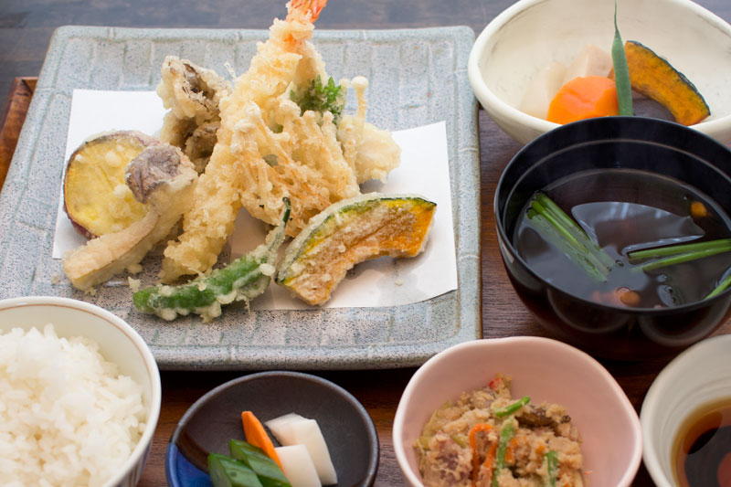 魚介と旬野菜の天ぷら定食